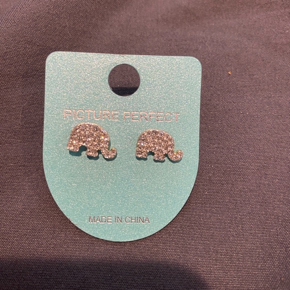 Picture Perfect elephant earrings - Picture 2 of 2